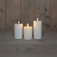 Anna Collection Led kaars voor buiten 7,5 x 10 cm, 12,5 cm, 15 cm | Wit | Swirl | 3D vlam | 3 stuks  LCO00444