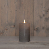 Oplaadbare led kaars 7,5 x 12,5 cm | Taupe | Bewegende vlam