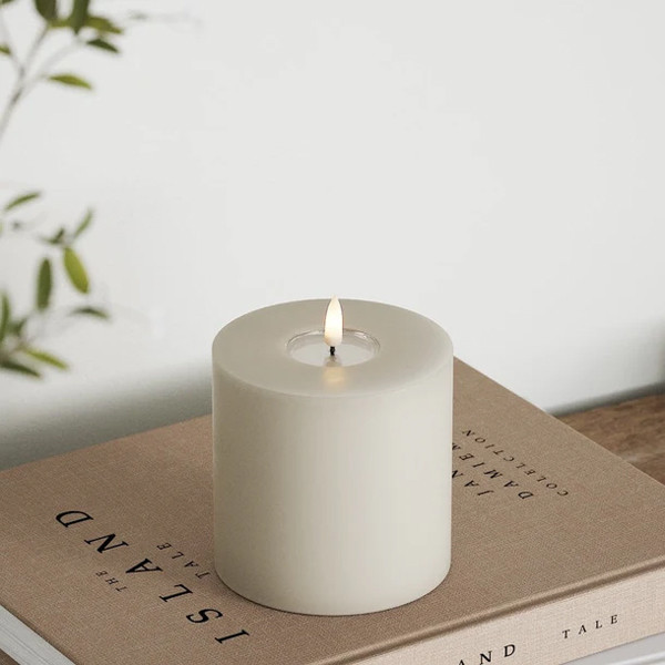 Led kaars 10 x 10  cm | Zandkleur | 3D vlam | Deluxe HomeArt LDH00221 - 2