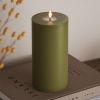 Led kaars 10 x 20  cm | Olive Green | 3D vlam | Deluxe HomeArt LDH00097 - 1