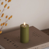 Led kaars 5 x 10 cm | Olive Green | 3D vlam | Deluxe HomeArt LDH00087 - 1