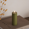 Led kaars 5 x 12,5 cm | Olive Green | 3D vlam | Deluxe HomeArt LDH00088 - 1