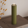 Led kaars 5 x 20 cm | Olive Green | 3D vlam | Deluxe HomeArt LDH00090 - 1