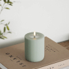 Led kaars 7,5 x 10 cm | Solid Stripe | Salvie groen | 3D vlam | Deluxe HomeArt LDH00605 - 2