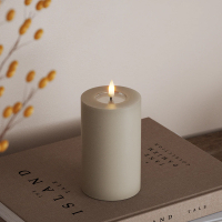 Led kaars 7,5 x 12,5 cm | Zandkleur | 3D vlam | Deluxe HomeArt LDH00218