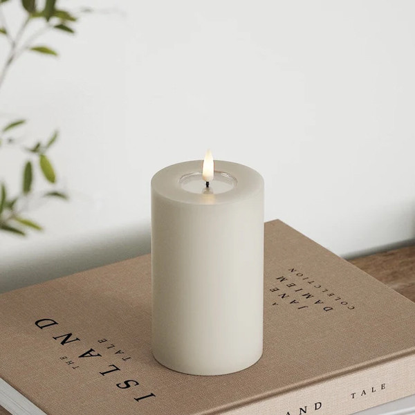 Led kaars 7,5 x 12,5 cm | Zandkleur | 3D vlam | Deluxe HomeArt LDH00218 - 2