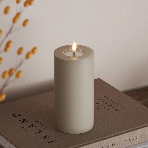 Led kaars 7,5 x 15 cm | Zandkleur | 3D vlam | Deluxe HomeArt LDH00219 - 1