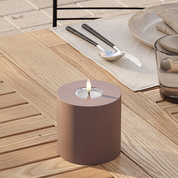 Led kaars voor buiten 10 x 10 cm | Caramel | 3D vlam | Deluxe HomeArt LDH00446 - 1