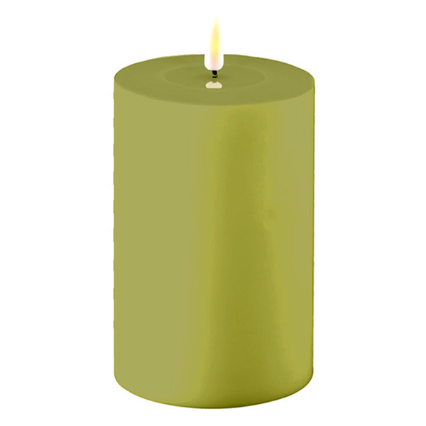 Deluxe HomeArt Led kaars voor buiten 10 x 15 cm | Olive Green | 3D vlam | Deluxe HomeArt  LDH00461 - 1