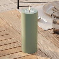 Led kaars voor buiten 7,5 x 20 cm | Dust green | 3D vlam | Deluxe HomeArt LDH00401
