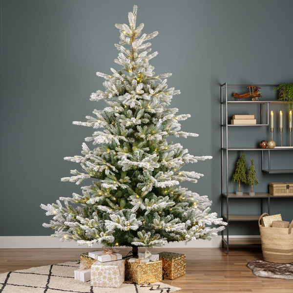 Kunstkerstboom 2.40 meter | Grandis Fir | Besneeuwd | 700 lampjes | 2935 tips | PVC/PE | Everlands LLU00552 - 5