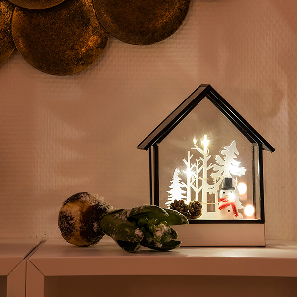 Konstsmide Glazen huis Sneeuwpop en bos motief | 2x AA | 13.5 x 6 x 16.3 cm LKO00981 - 2